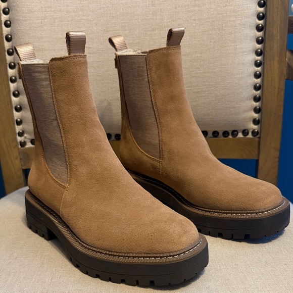 Sam Edelman Suede Laguna Chelsea Boots, Size 7 - Picture 1 of 9
